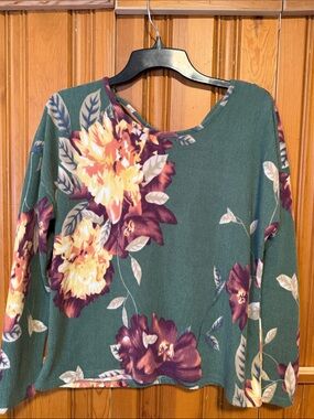Lavish Green Floral Long-Sleeve Blouse with Yellow & Purple Blooms